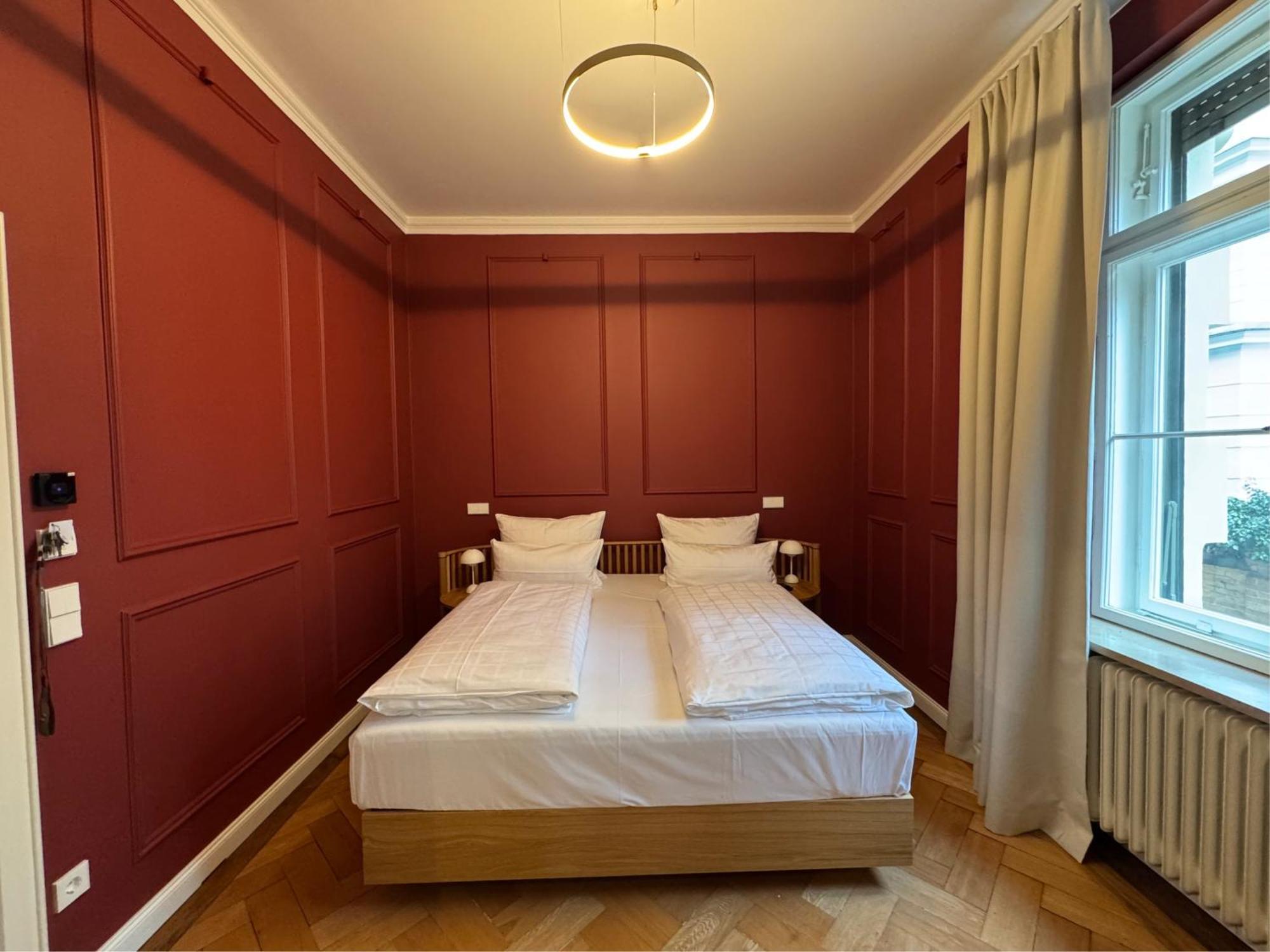 Uhland Hotel 3*